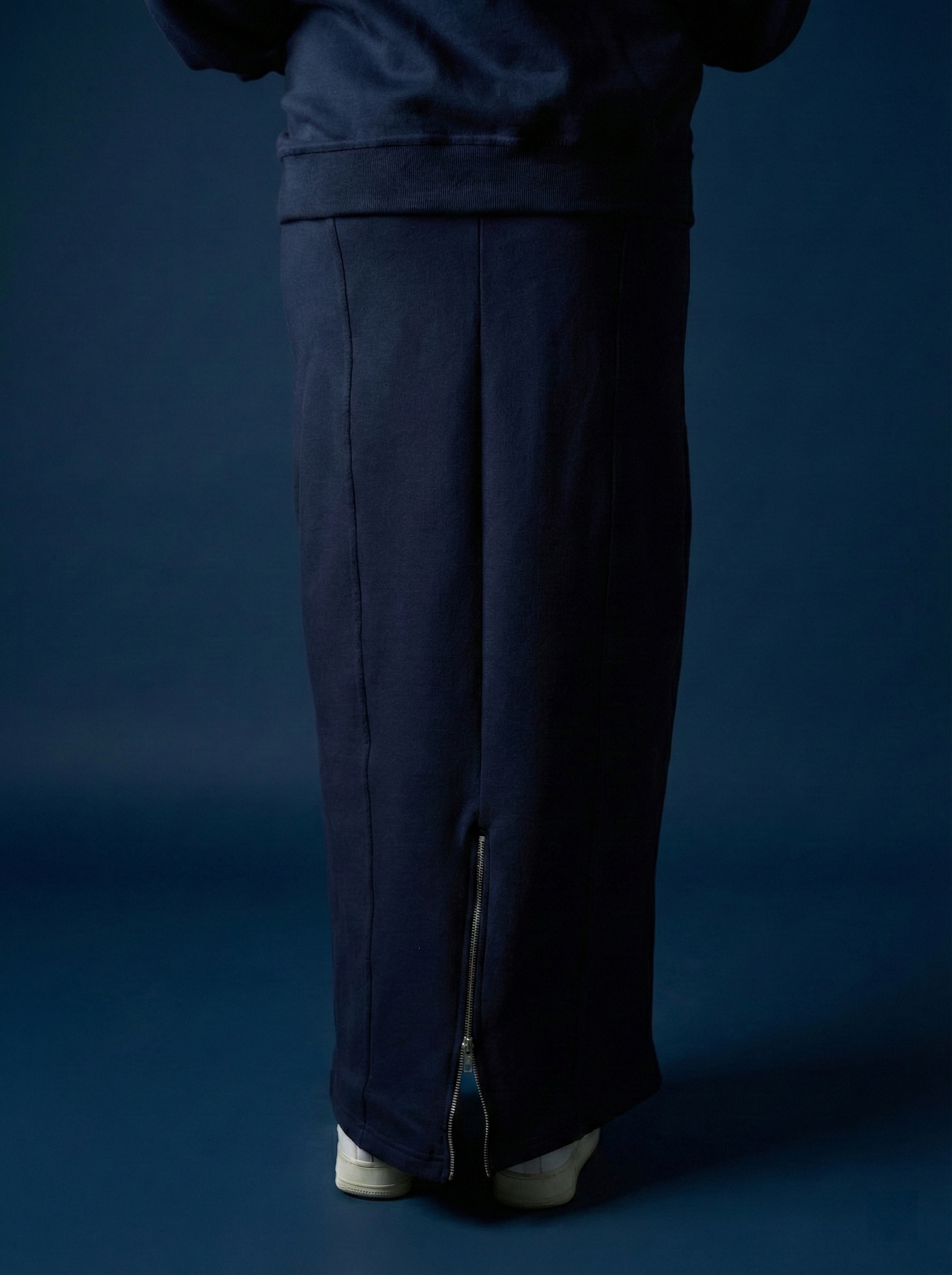 AZM Straight Fit Knit Skirt (RESOLVE)